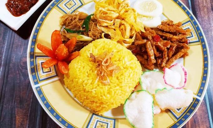 Nasi Uduk Kuning